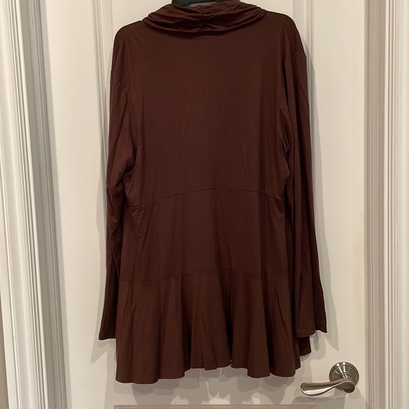 Ladies brown flowing sweater. - Picture 3 of 4